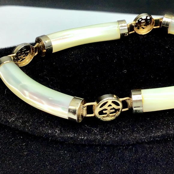 🌺Vintage Gold & Mother of Pearl Bracelet - Picture 8 of 15